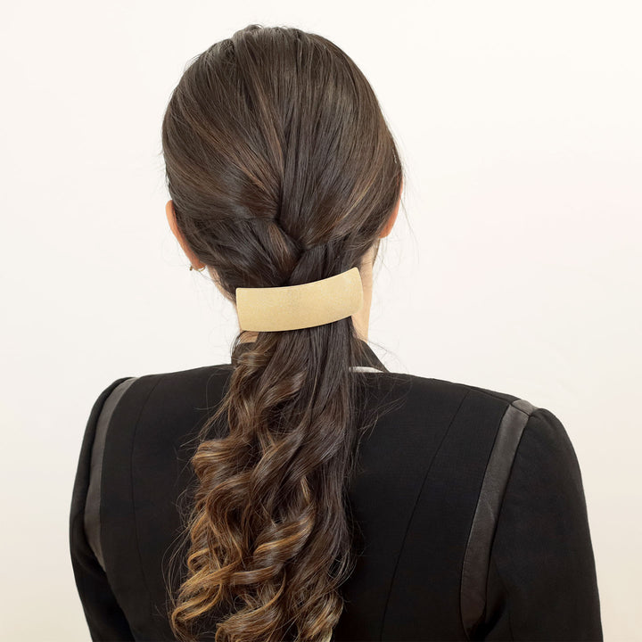 Zopf mit Frisur mit mittelgroßer, zylindrisch Haarspange