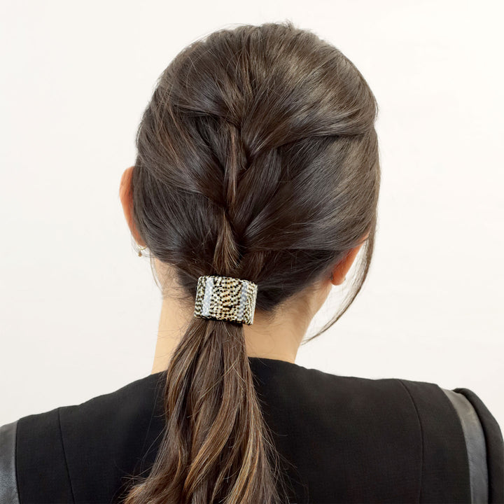 Zopf mit halbrundem Haargummi Alicante