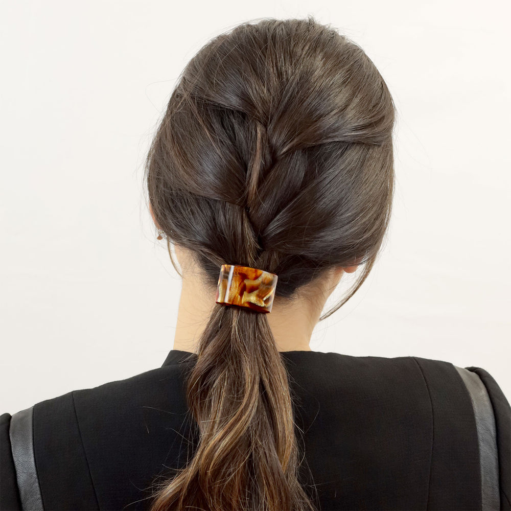 Zopf mit halbrundem Haargummi Granada