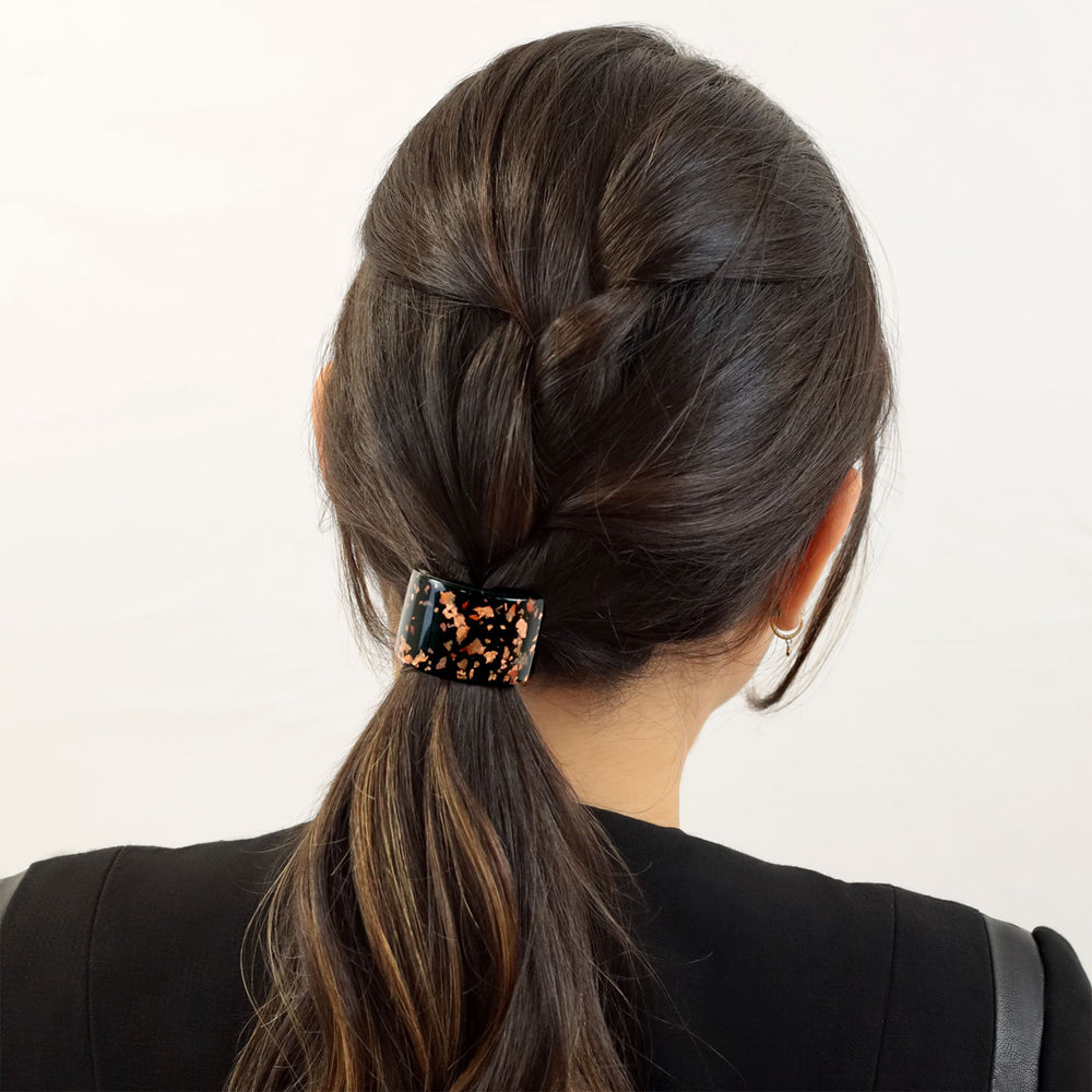 Zopf mit halbrundem Haargummi Pompeji