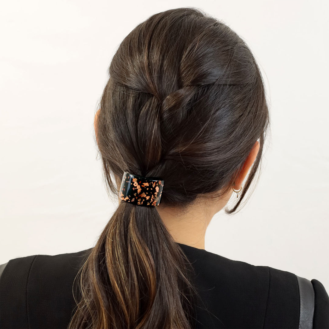 Zopf mit halbrundem Haargummi Pompeji