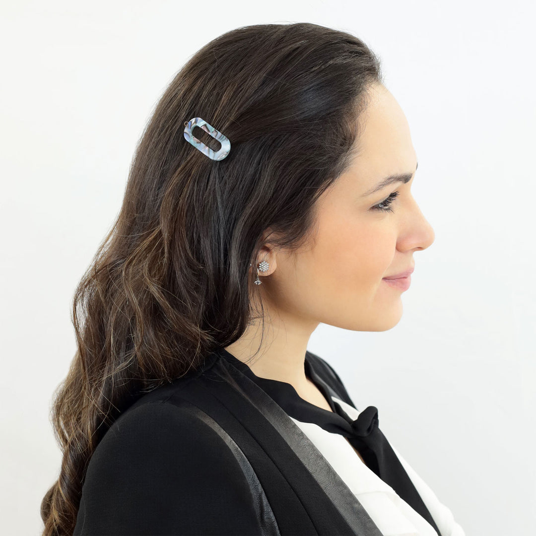 Frisur mit kleinen Haarclip Cancún mit Aussparung