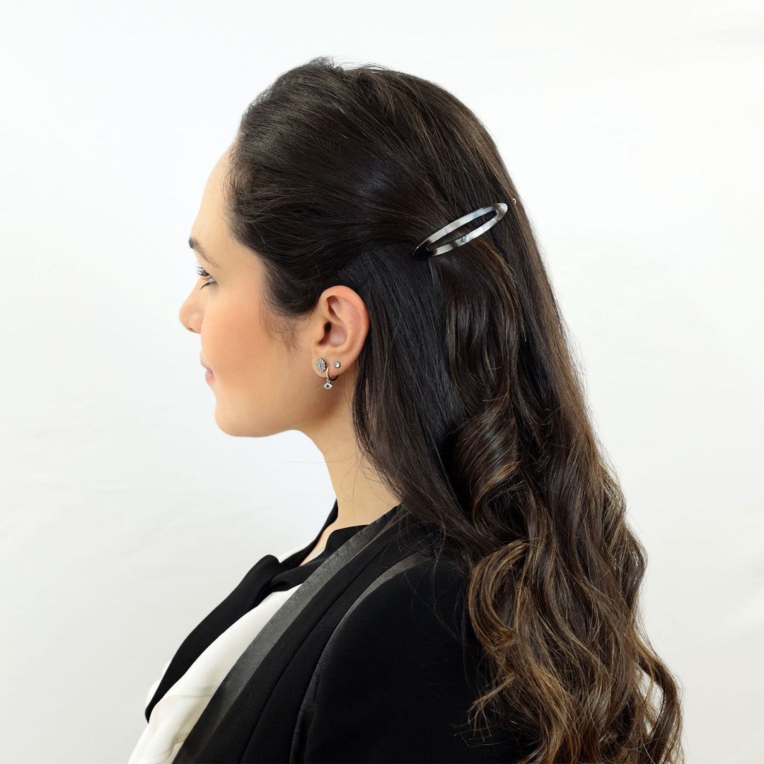 Frisur mit mittelgroßen, elliptischen Haarclip Bologna mit Aussparung