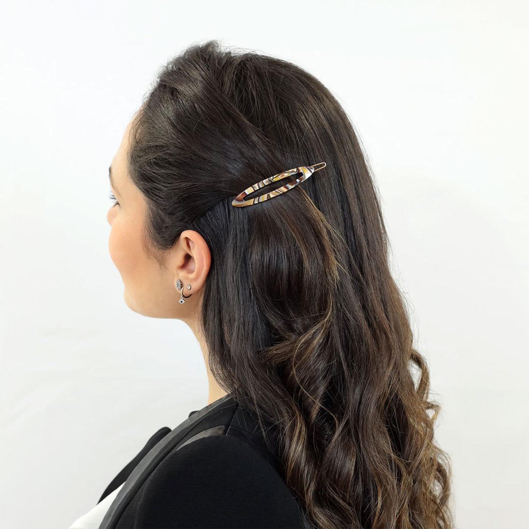 Eleganter Haarclip St. Petersburg – stilvoller Haarschmuck für verschiedene Frisuren.