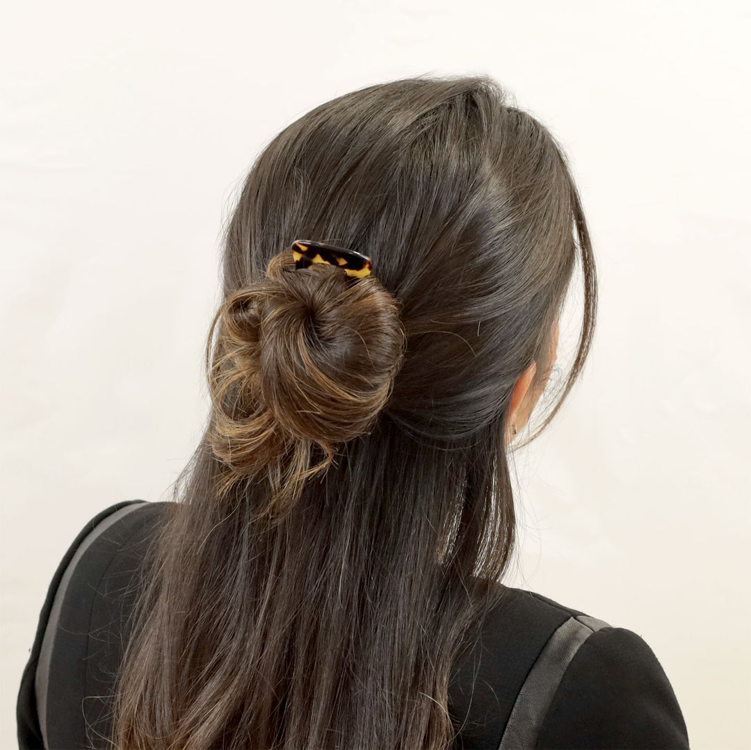 Halboffene Frisur mit kleiner Haarforke Paris