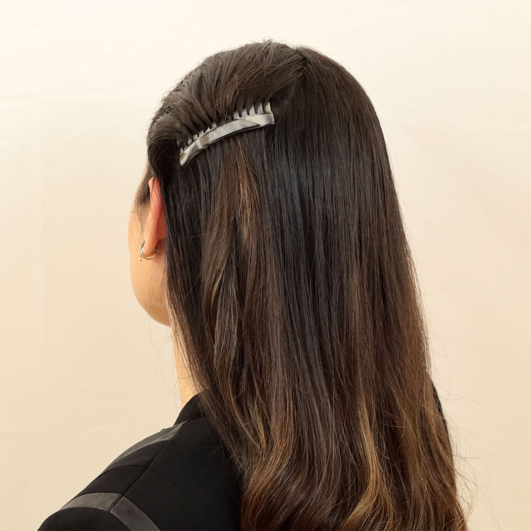 Frisur mit kleinem Haarkamm Bologna