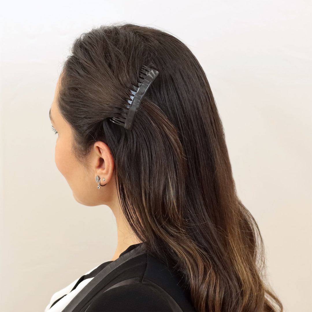 Frisur mit kleinem Haarkamm Mailand