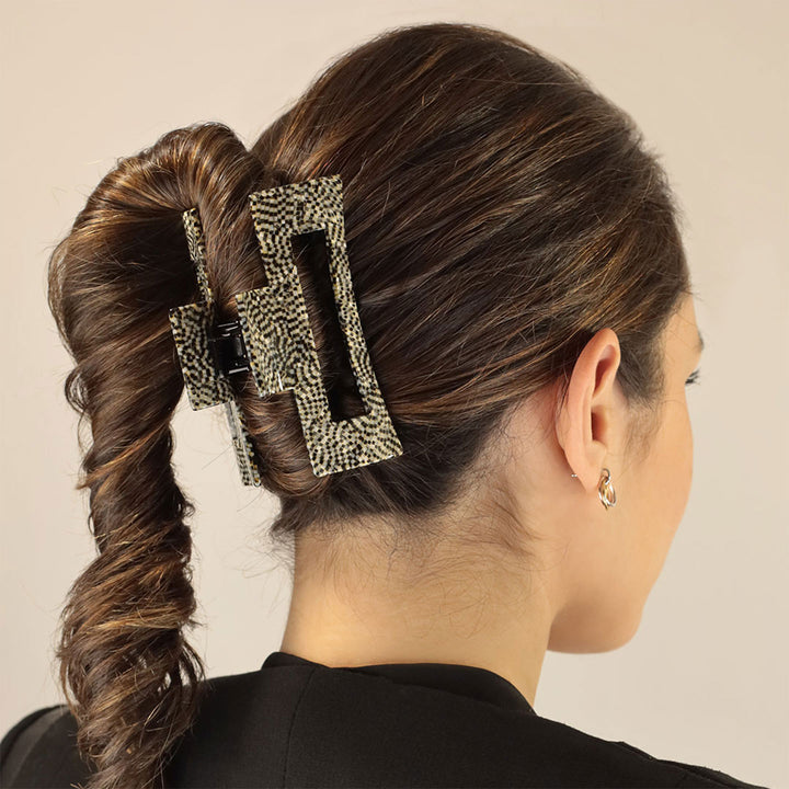 Frisur mit großer, rechteckiger Haarklammer Alicante mit Aussparung