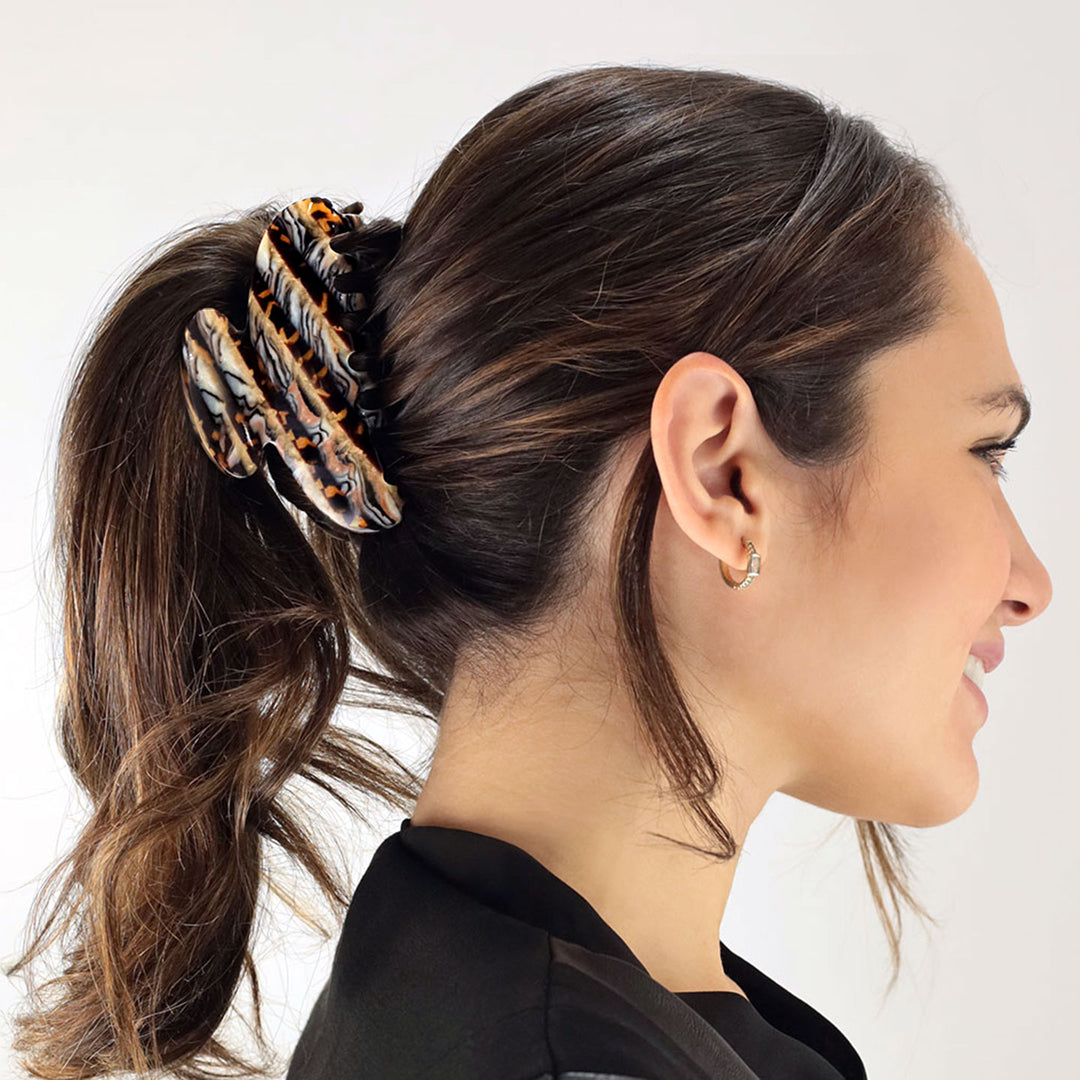 Zopf mit großer Haarklammer Kairo