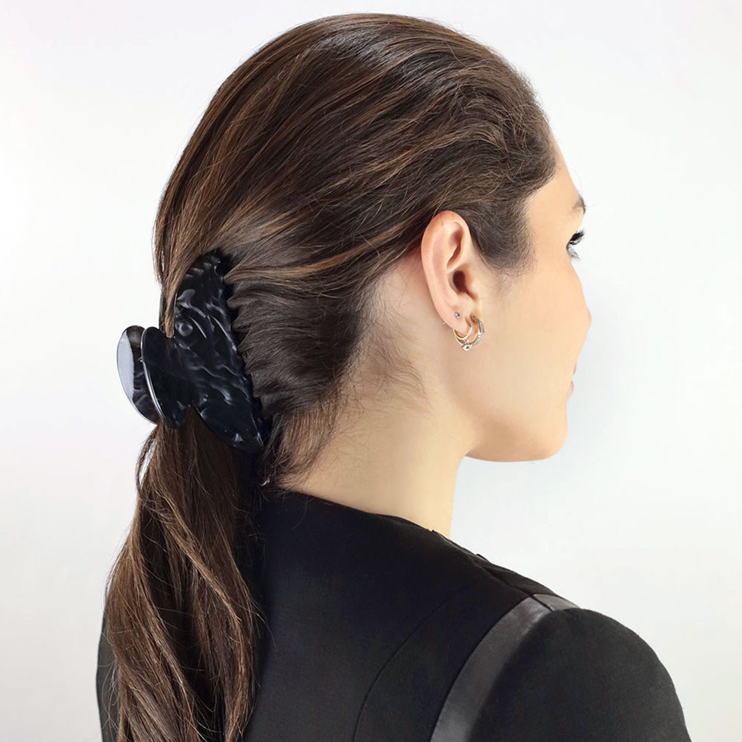 Zopf mit großer Haarklammer Mailand