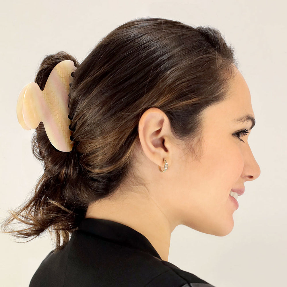 Frisur mit großer Haarklammer Verona