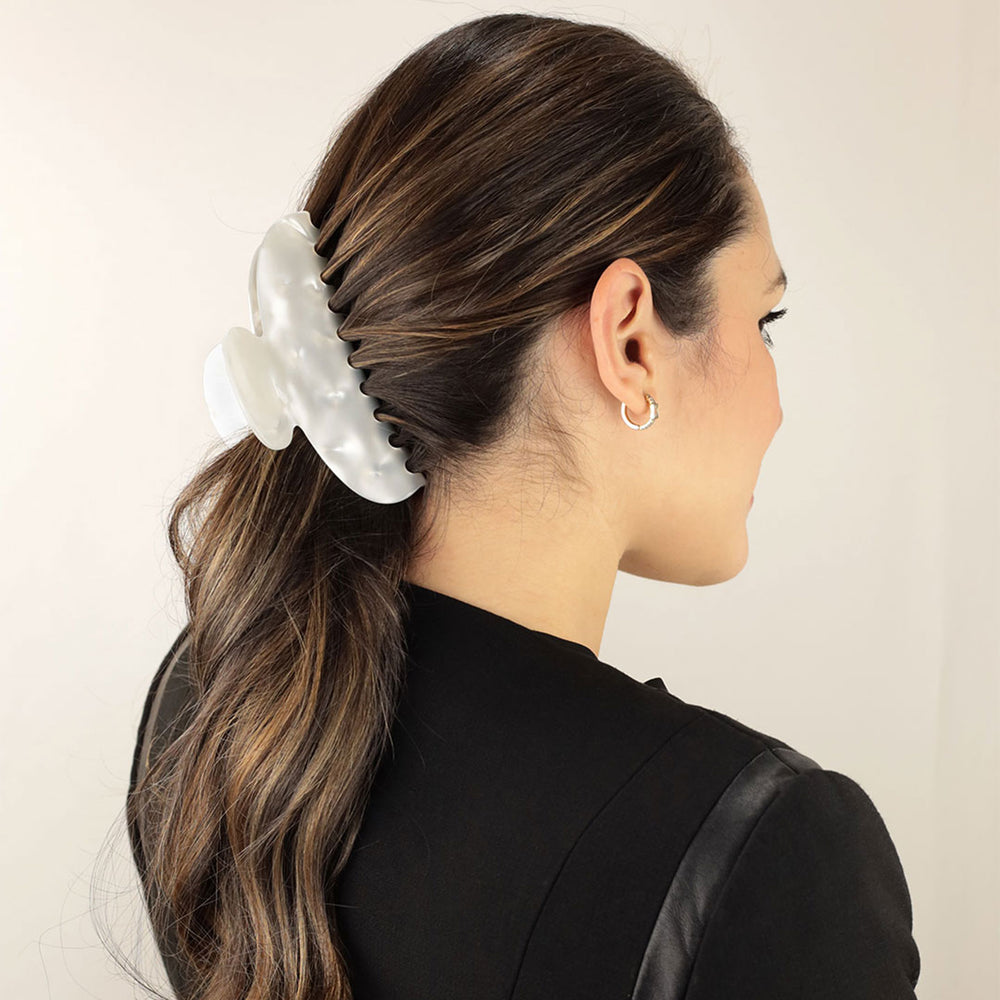 Frisur mit sehr großen Haarklammer Florenz für dickes Haar