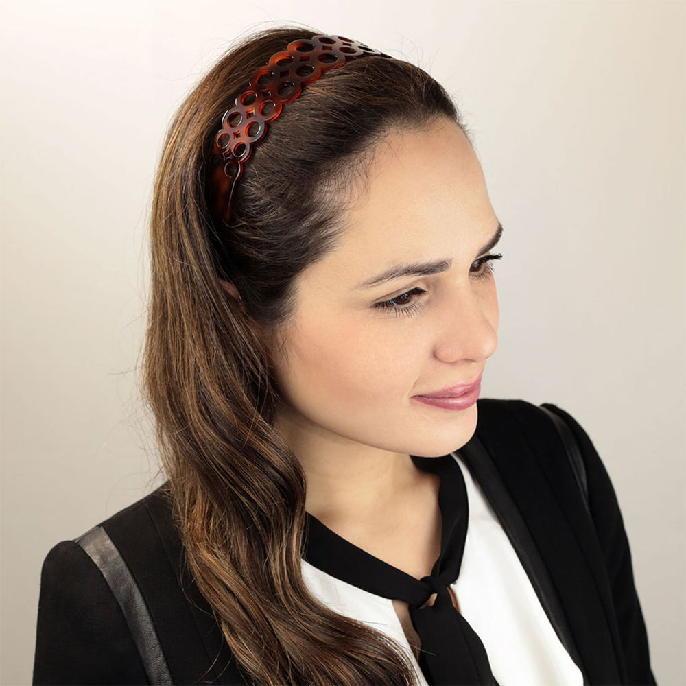 Frisur mit breiten, bernsteinfarbenen Haarreif Madrid mit doppelter Ringreihe