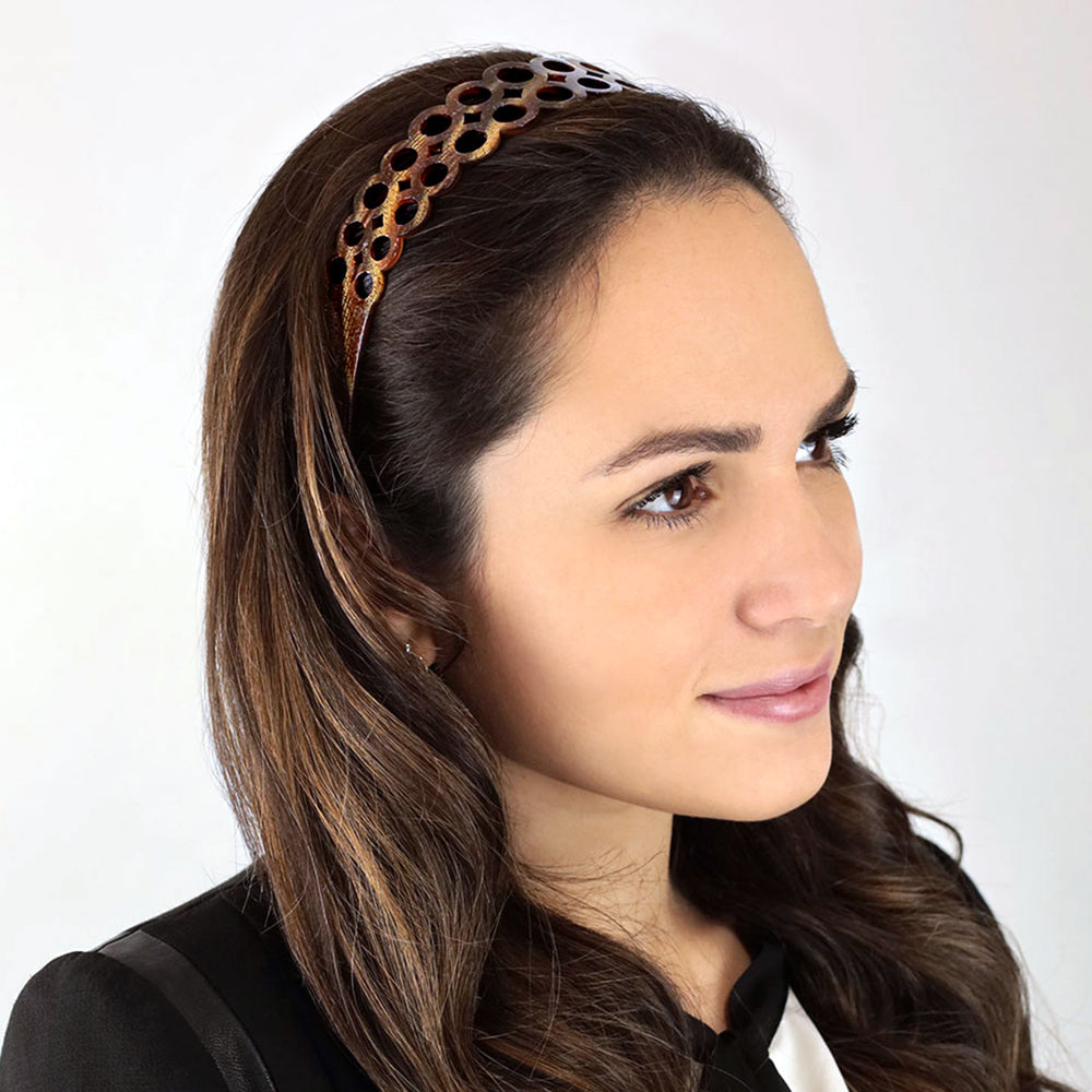 Frisur mit breiten, gold-braunen Haarreif Moskau mit doppelter Ringreihe