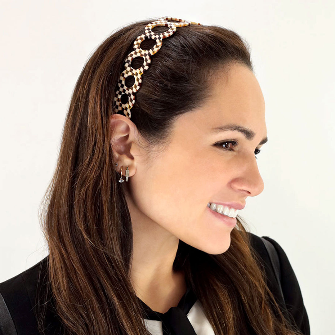 Frisur mit breiten, braun-beigen Haarreif Lissabon mit Ringreihe