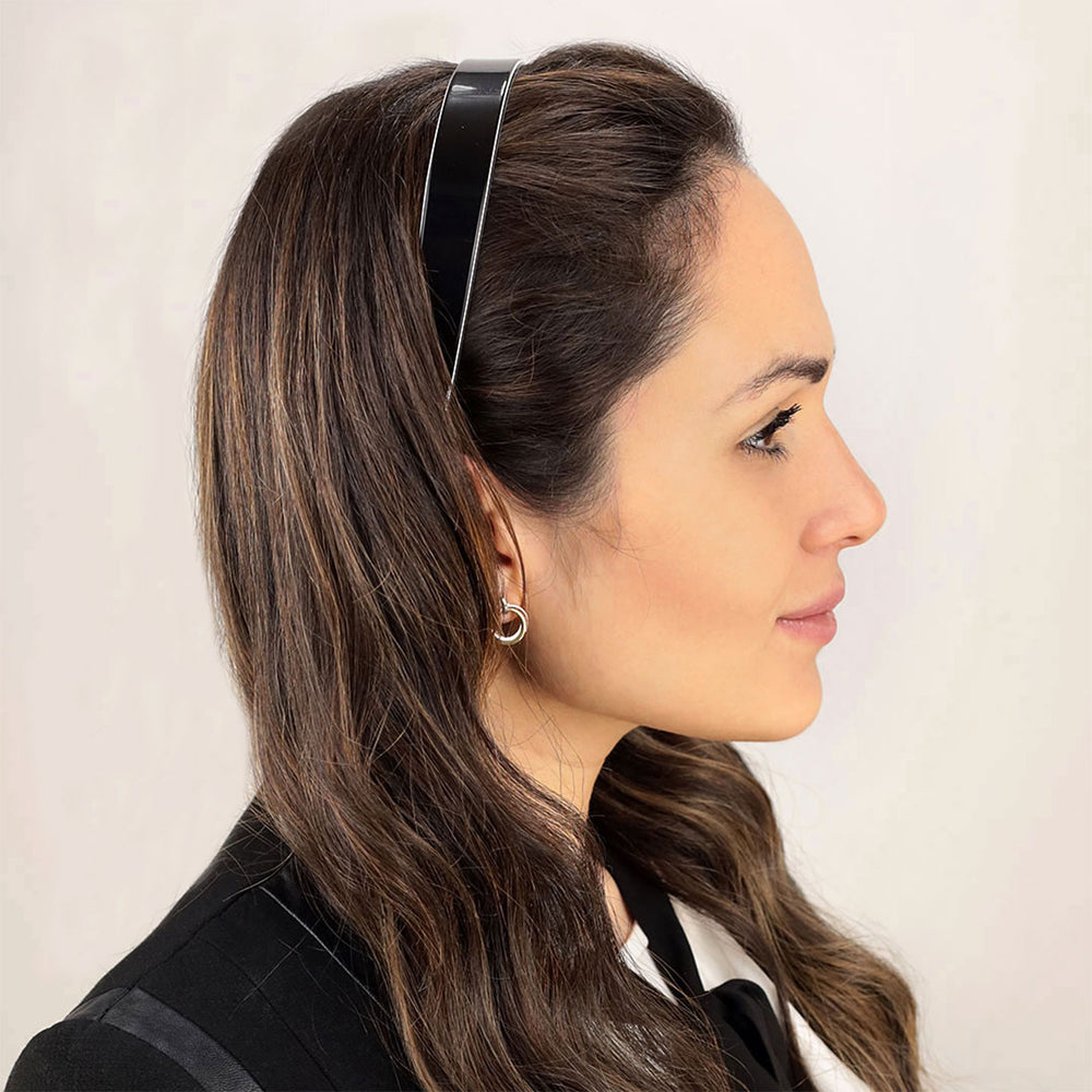 Frisur mit breiten, schwarzen Haarreif New York