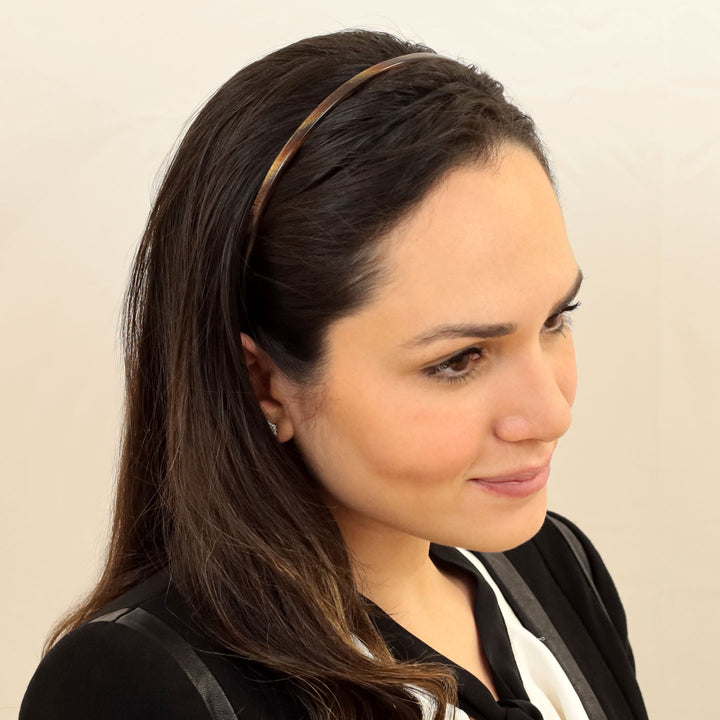 Frisur mit dünnen, gold-braunen Haarreif Moskau