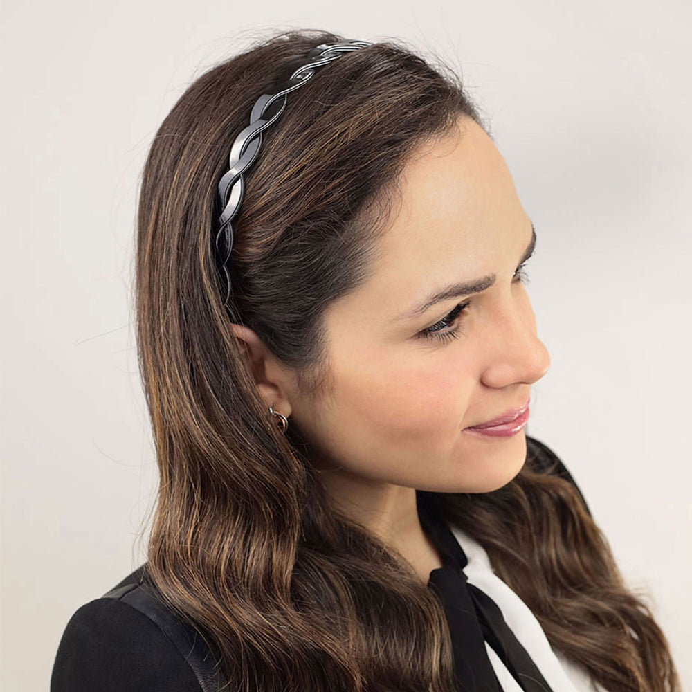 Frisur mit schmalen, schwarzen, geflochtenen Haarreif New York