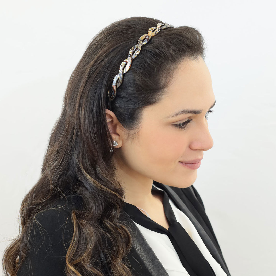 Frisur mit schmalen, geflochtenen Haarreif St. Petersburg