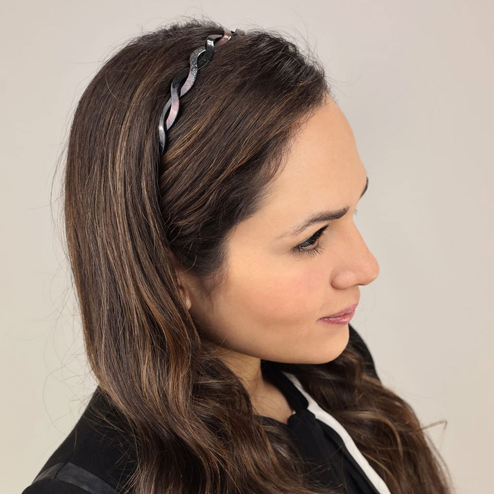 Frisur mit schmalen, schwarz-lila, geflochtenen Haarreif Tokio