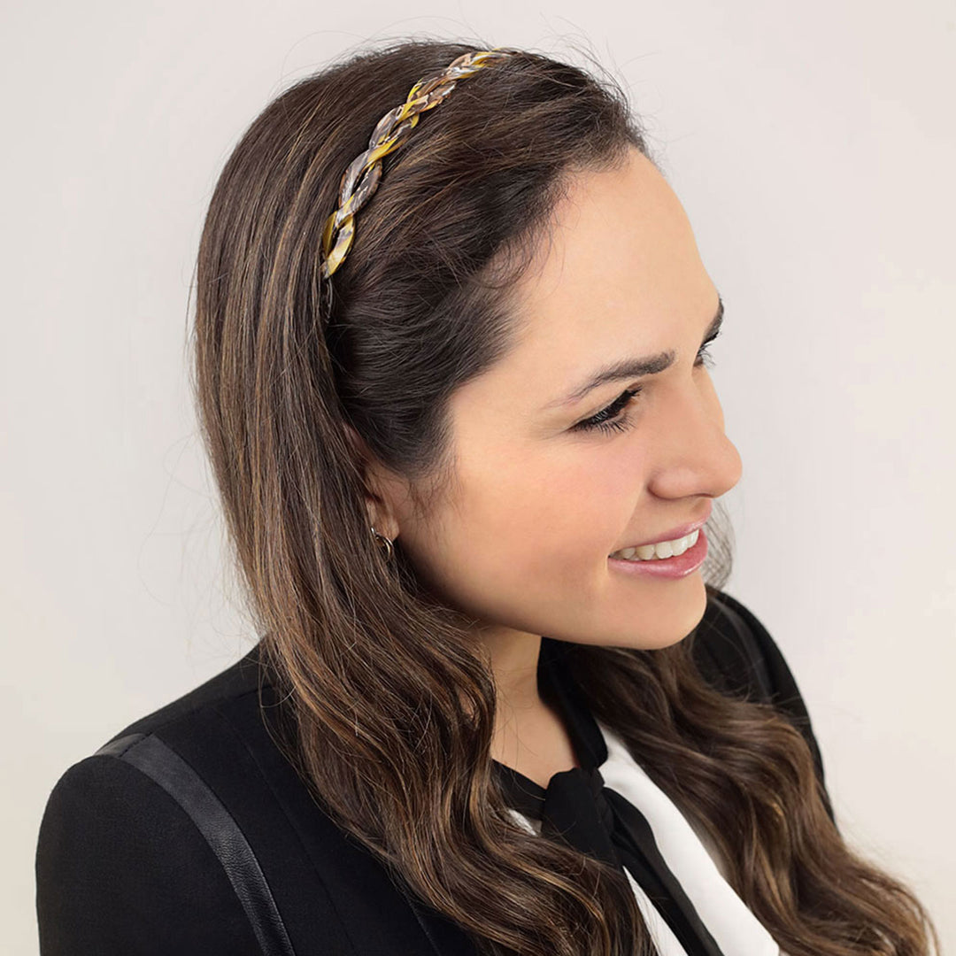 Frisur mit schmalen, gelb-braunen, geflochtenen Haarreif Taipeh