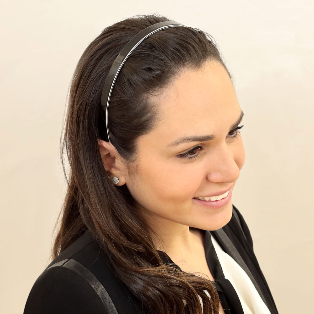 Frisur mit schmalen, schwarzen Haarreif New York