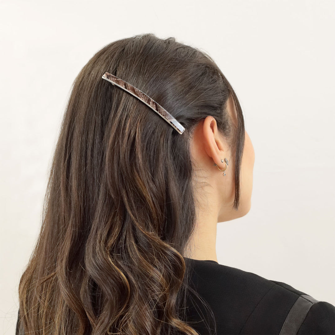 Frisur mit langer Haarspange Erice