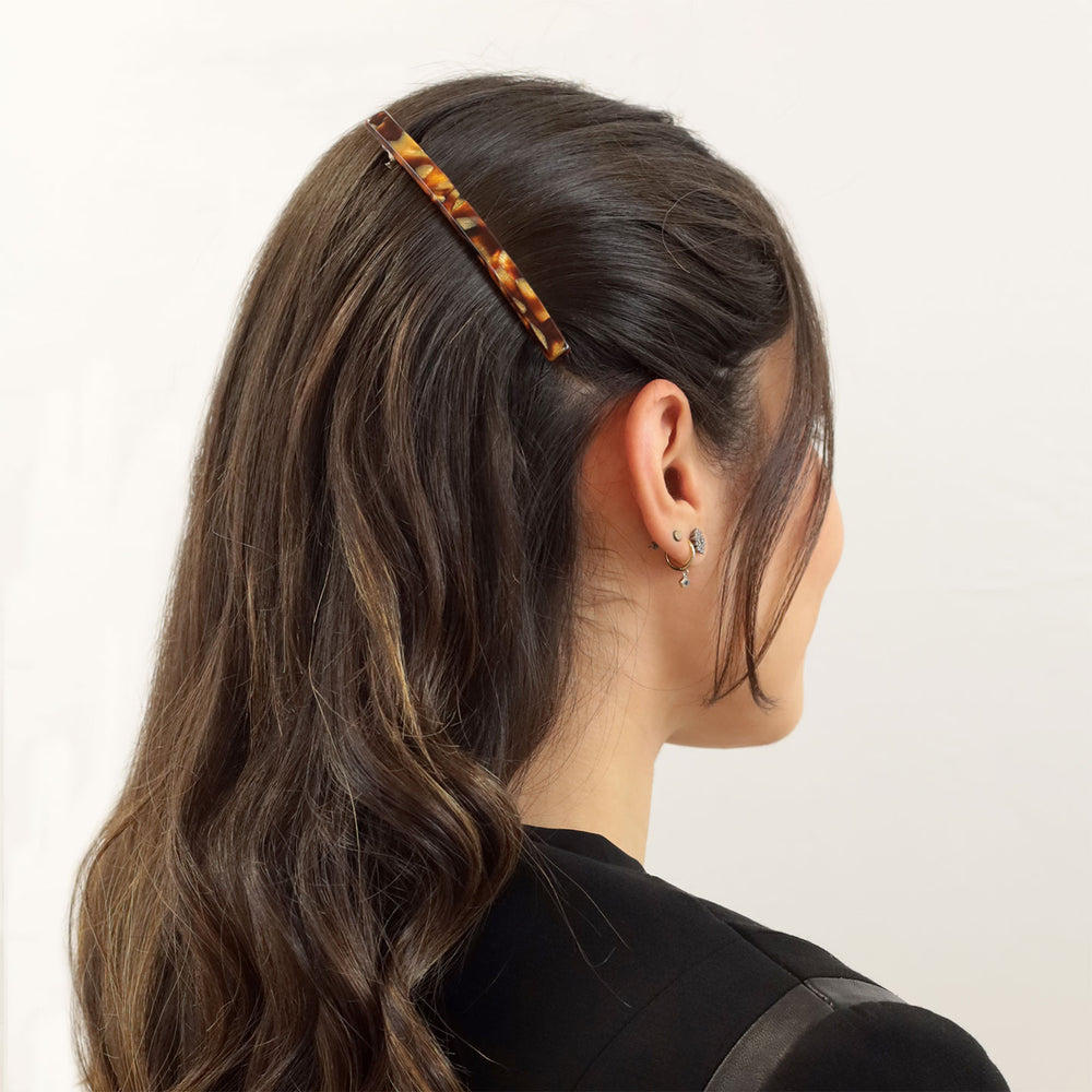 Frisur mit langer Haarspange Granada