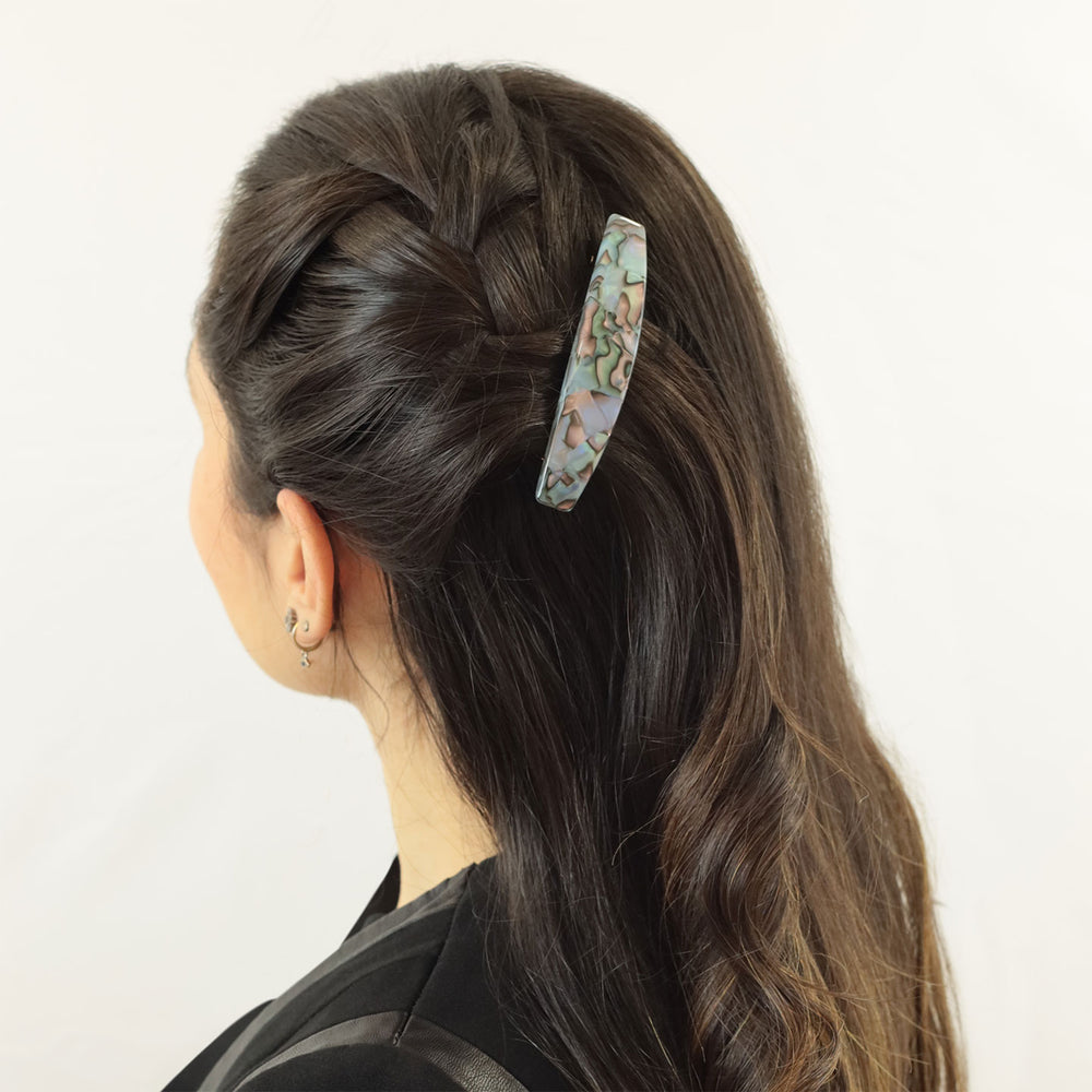 Frisur mit mittelgroßer, elliptischer Haarspange Cancún