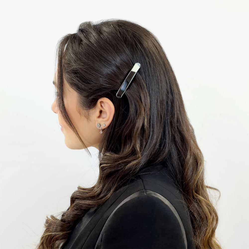 Frisur mit kleiner Haarspange Dublin