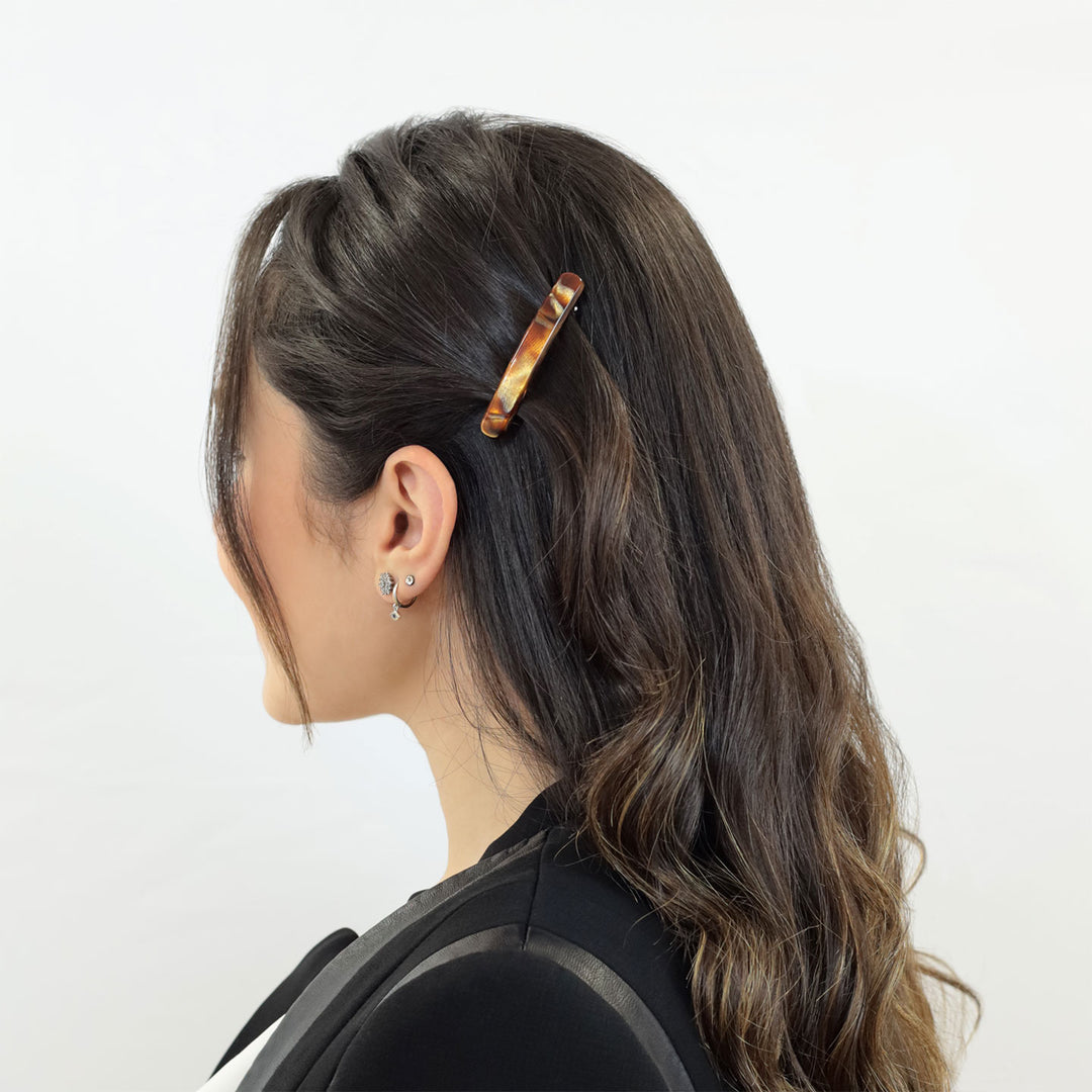 Frisur mit kleiner Haarspange Granada