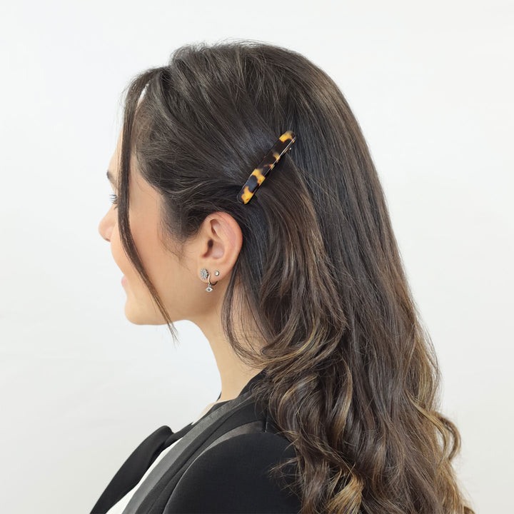 Frisur mit kleiner Haarspange Paris