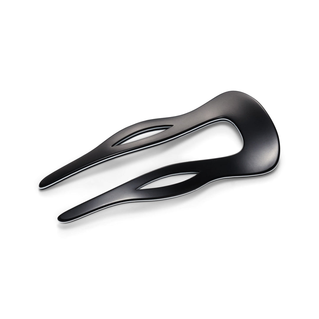 Haarforke New York klein – Rhodoïd-Haarschmuck mit klaren Linien in Schwarz und Weiß auf weißem Hintergrund