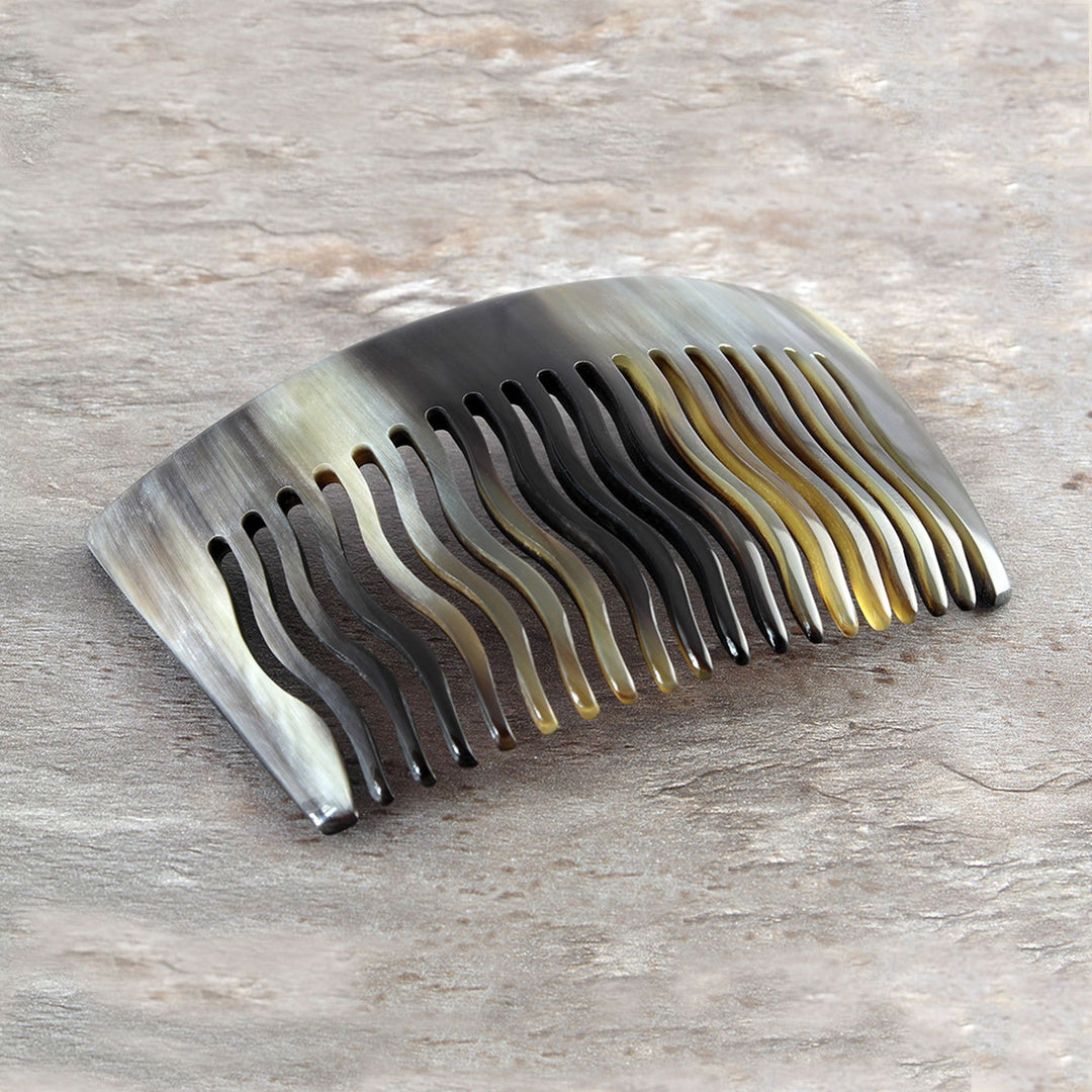 Mittelgroßer Haarkamm aus dunklem Horn