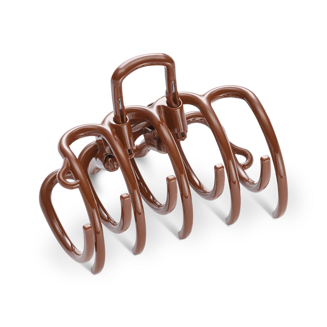 Braune Haarklammer groß –  in Chocolate Brown, elegant und minimalistisch auf weißem Hintergrund