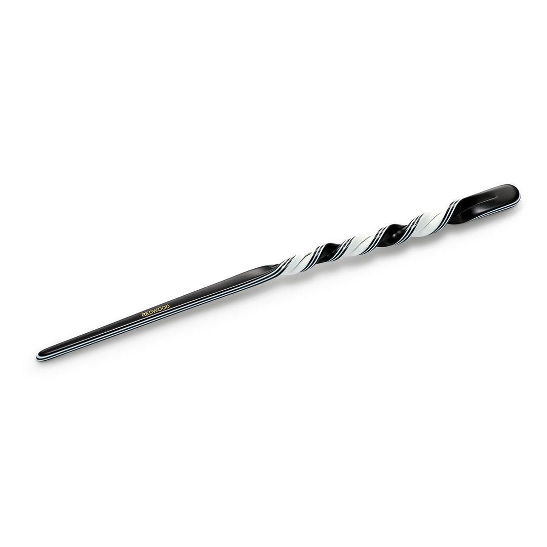 Haarnadel New York groß – elegante Haarnadel mit klaren Linien in Schwarz und Weiß auf weißem Hintergrund