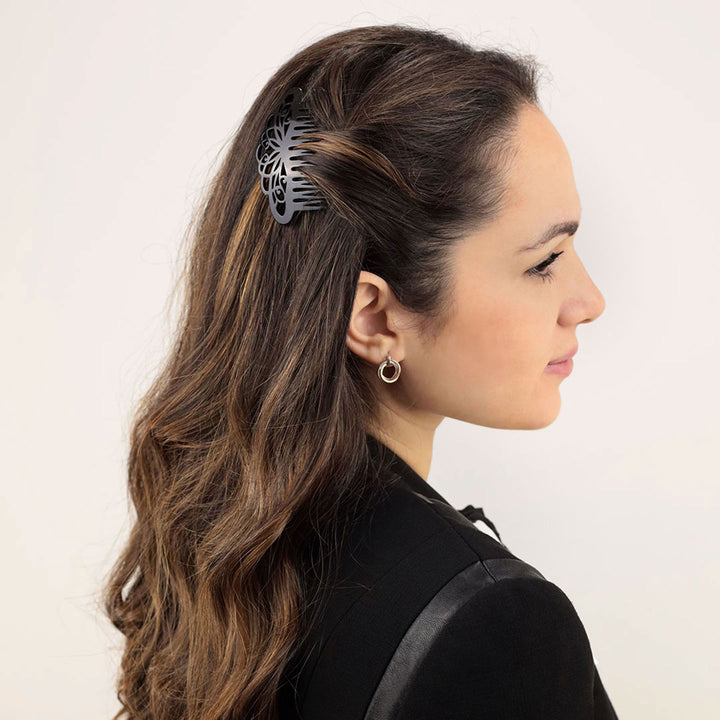 Frisur mit mittelgroßem, schwarzem Haarkamm London mit Arabeske