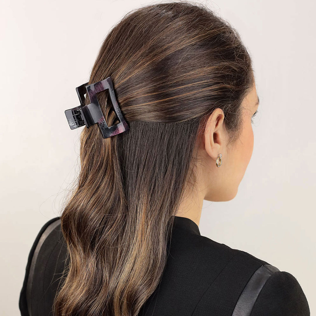 Halboffene Frisur mit mittelgroßer, rechteckiger Haarklammer Tokio mit Aussparung