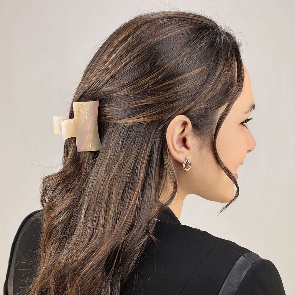 Halboffene Frisur mit mittelgroßer, rechteckiger Haarklammer Verona