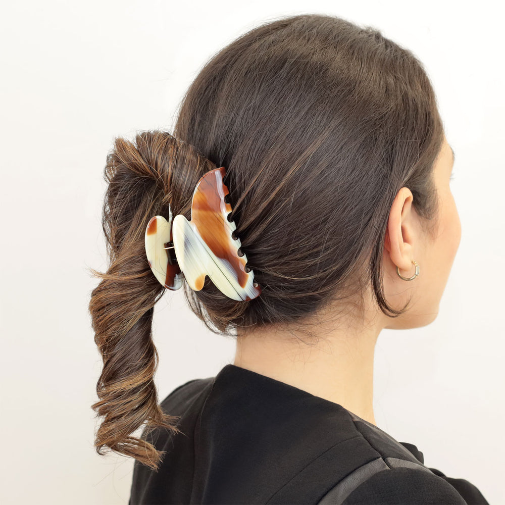 Hochsteckfrisur mit großer Haarklammer Belfast