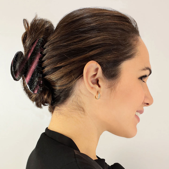 Hochsteckfrisur mit großer Haarklammer Tokio