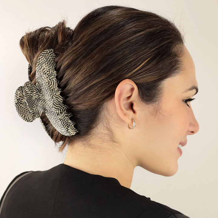 Hochsteckfrisur mit sehr großen Haarklammer Alicante