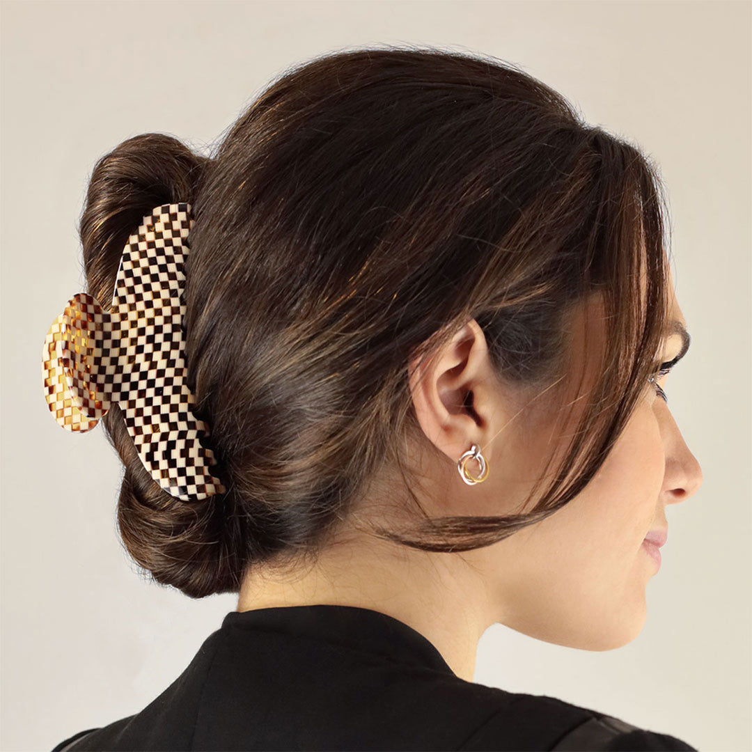 Hochsteckfrisur mit sehr großen Haarklammer Lissabon für dickes Haar