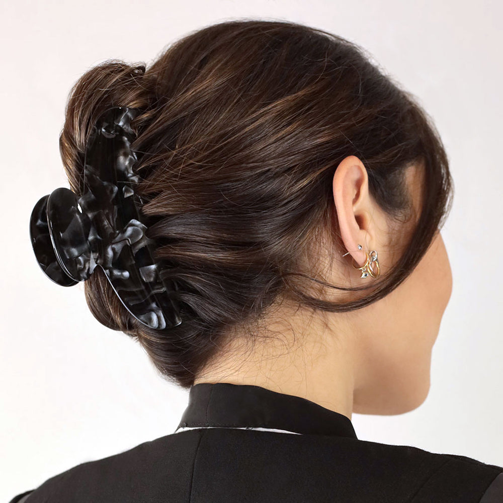 Hochsteckfrisur mit sehr großen Haarklammer Mailand für dickes Haar