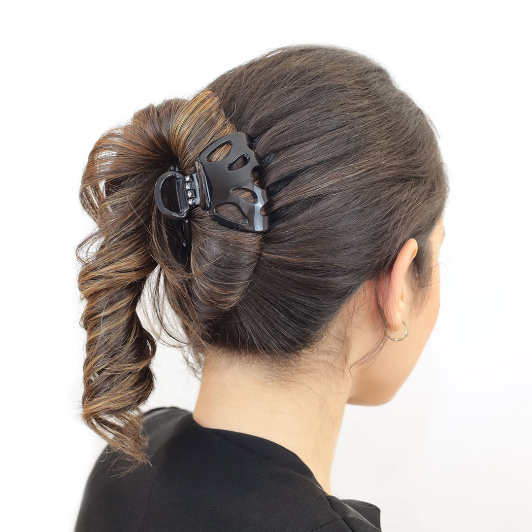 Hochsteckfrisur mit großer, schwarzer Haarklammer Strass London mit patentiertem Gummizug