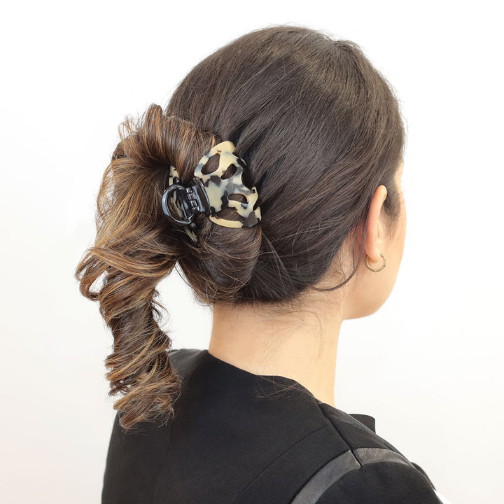 Hochsteckfrisur mit großer Haarklammer Lausanne mit patentiertem Gummizug