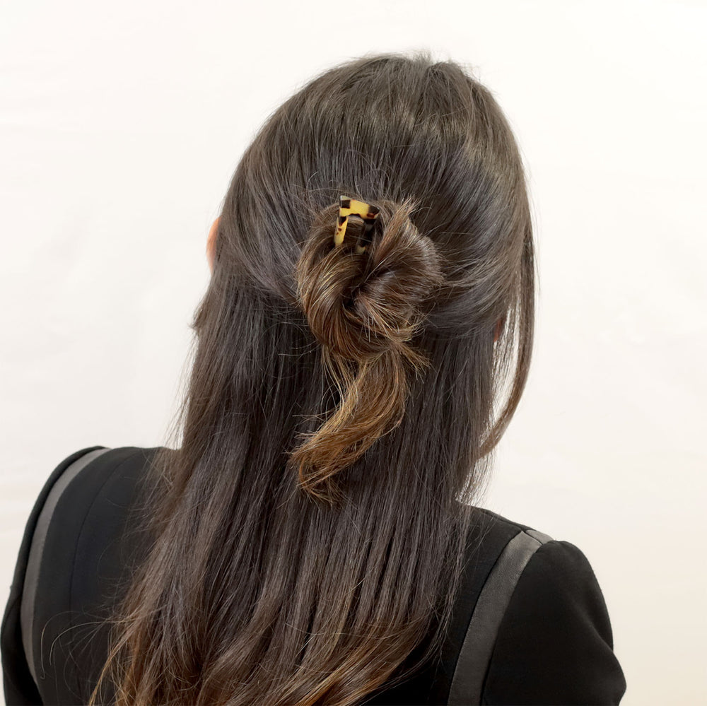 Halboffene Frisur mit filigraner Haarforke Paris