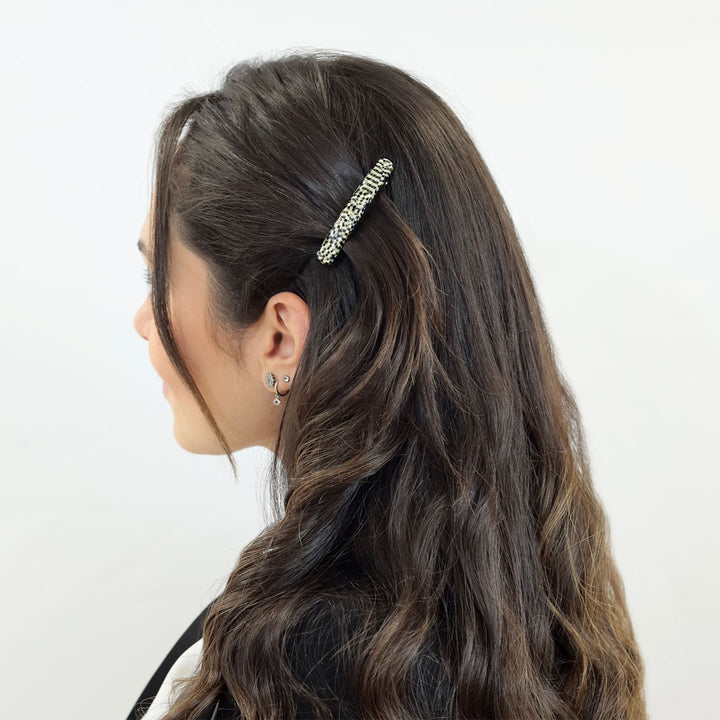 Frisur mit kleiner Haarspange Alicante